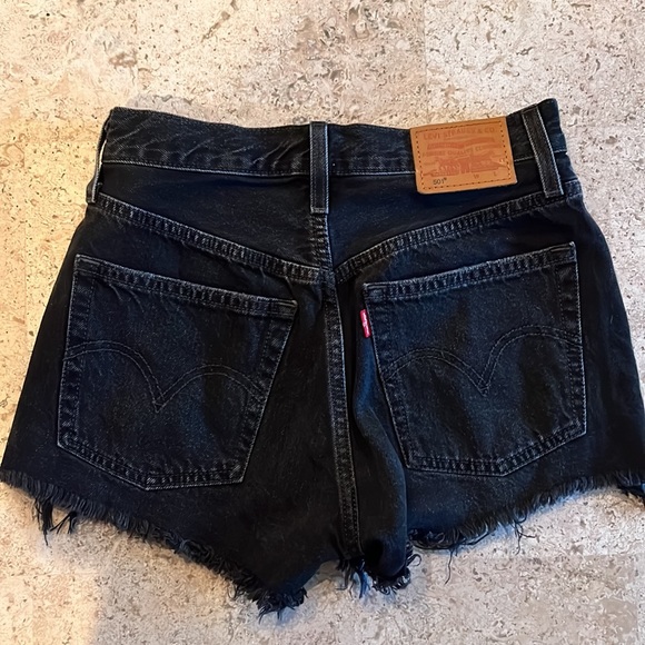 Like new Levi’s black jean shorts, button fly - Picture 4 of 5